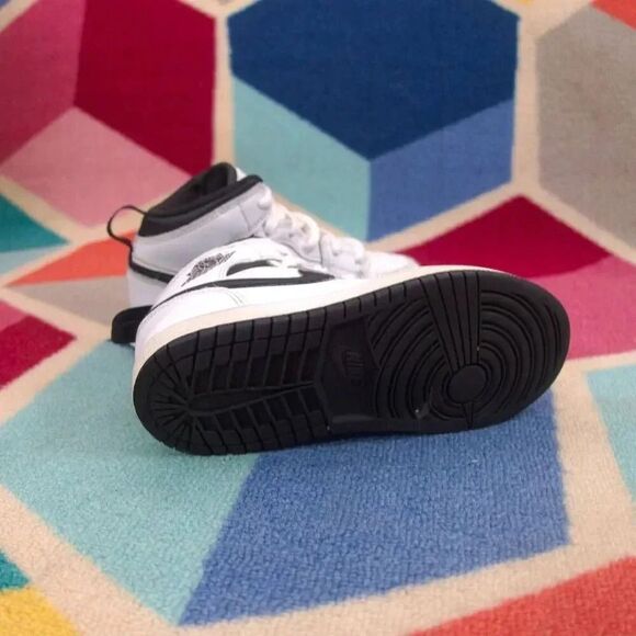 Jordan 1 Mid Little Kids' Shoes 13C - Picture 5 of 7